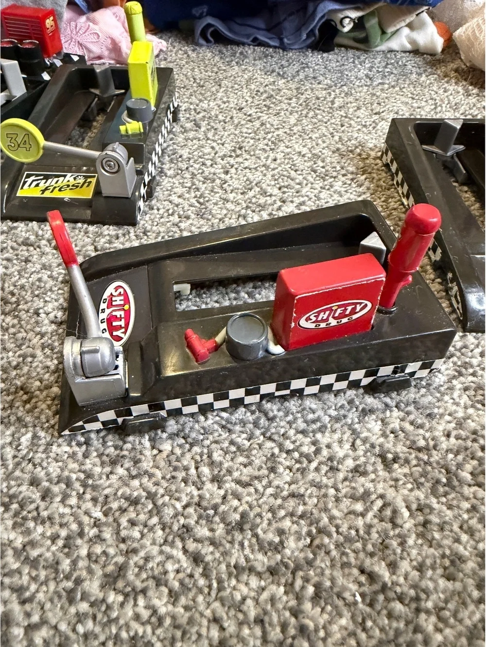 Pixar Cars Rust-eze Launchers: Tank coat, Francesco, shifty, & trunk fresh